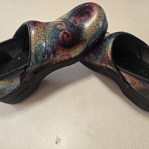 Dansko 40 Colorful Swirl Women's Professional  Clogs